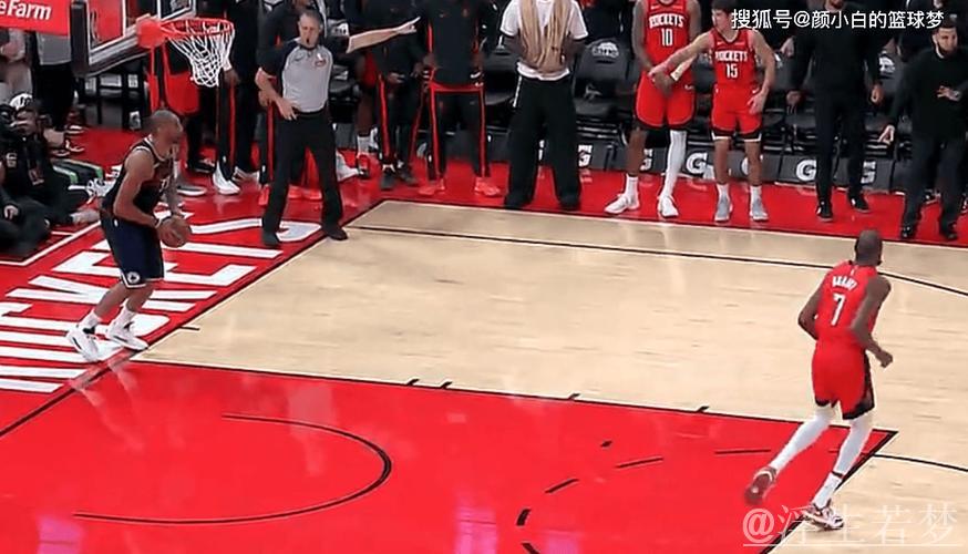 哈登盛赞火箭略显心酸！示意队友接球无1人回应 快船暴雷解体渐近？